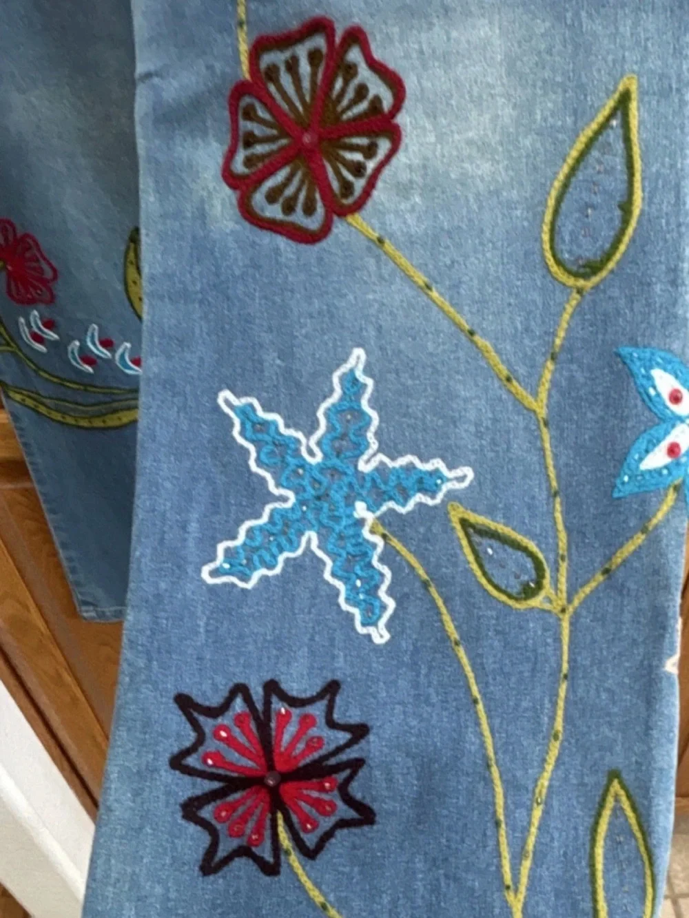 24 Karat Designer Women’s Straight Leg Embroidered Jeans - Light Blue size 12 - Picture 6 of 8